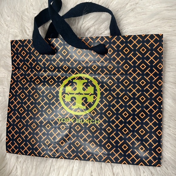 Tory Burch T Monogram Jacquard AirPod pro case hazelnut/jacquard logo - Picture 10 of 17